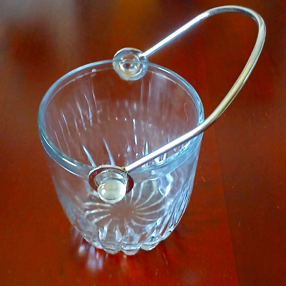 Vintage Cambridge Clear Glass Ice Bucket with Silver Handle - Picture 4 of 5